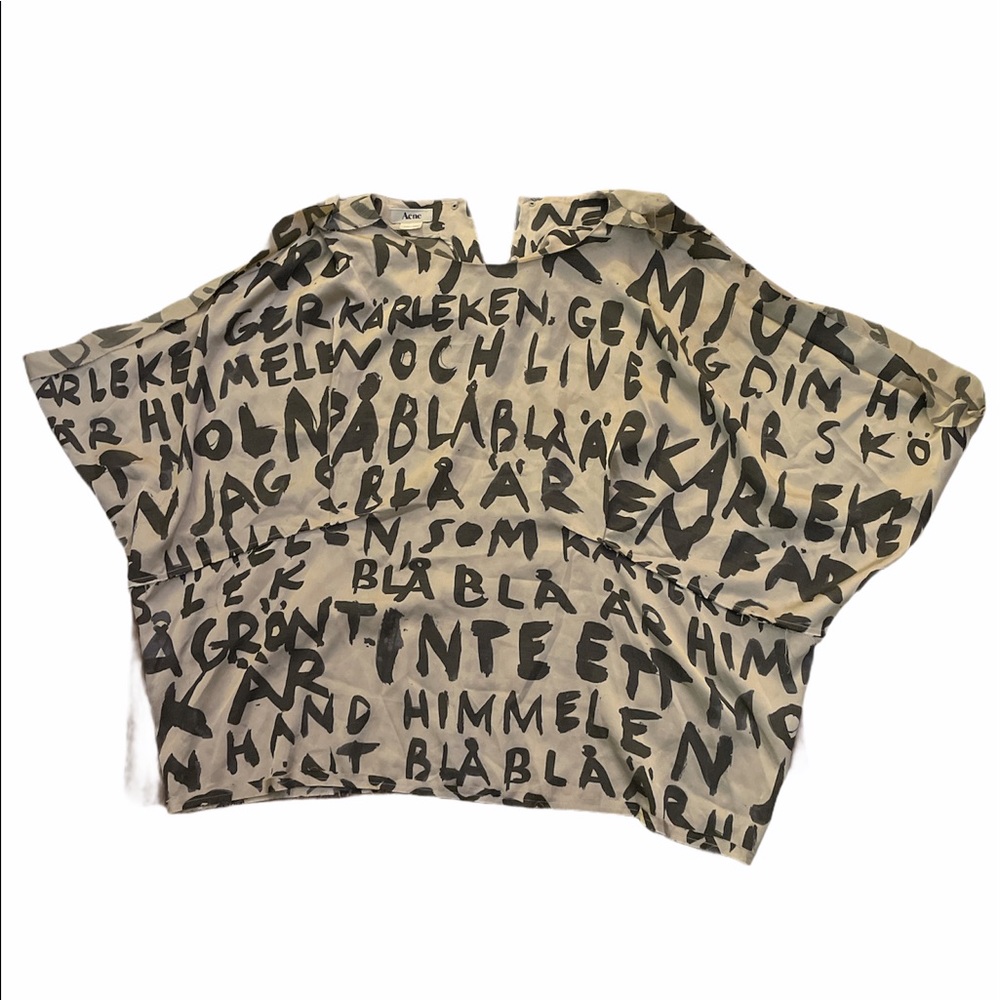 Acne Top SZ 40